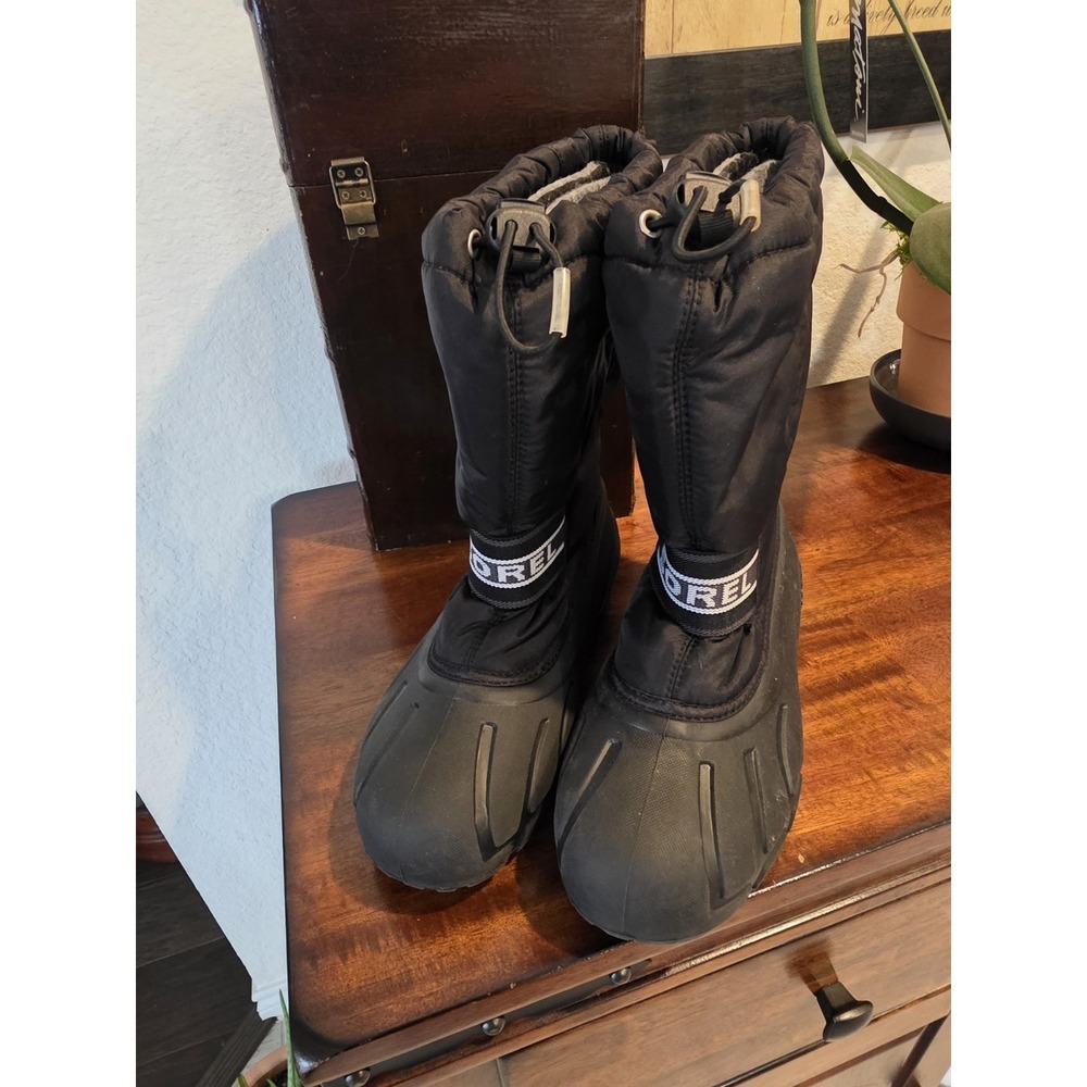 Sorel Winter Boots Size 6 Kids Waterproof Black Snowboarding Ski Hiking Outdoors